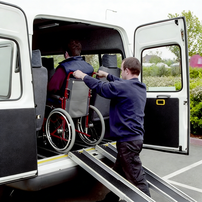 Altus 便携式轮椅坡道 铝制折叠式残疾人坡道 防滑表面 双防滑端 承重能力 270 公斤/600 磅 2 英尺